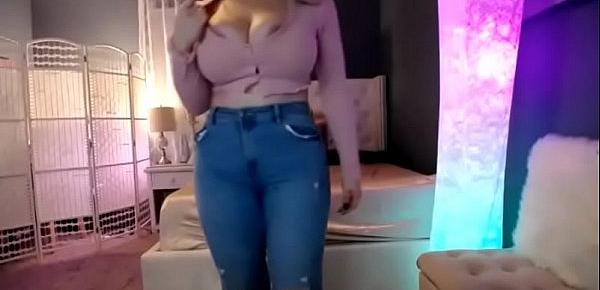  Her Big Ass in Tight Jeans